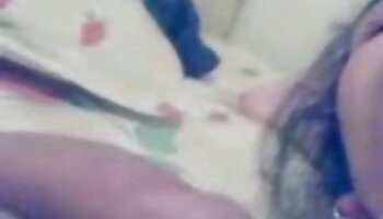 La aturdidora colombiana Reena Sky deja que le rompan el coño afeitado fotos xxx gratis
