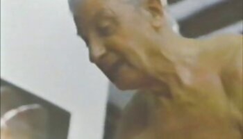 La nena de ébano Jenna Ivory le chupa la polla dura a su videos pirnos gratis padrastro