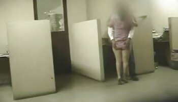 Latina tetona follada dentro de la oficina de la xxx cerdas casa de empeño mientras vende su colección