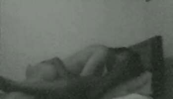 Lesbianas en forma y súper pornoespañol sexy hacen el amor